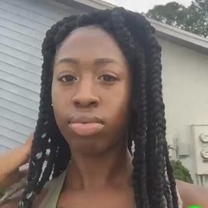 Meet your Posher, Marquilla